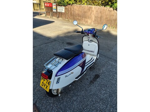 300 LC Scooter Petrol CVT Euro 5 (26 ps)