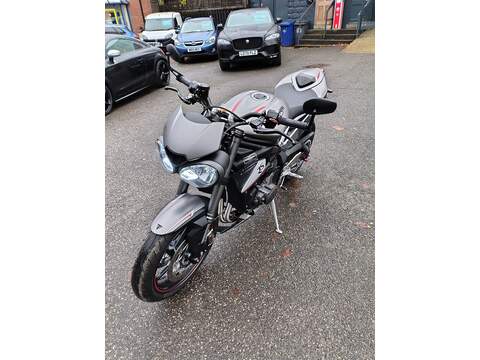 765 RS Naked Petrol Manual X-ring Euro 4 (122 ps)