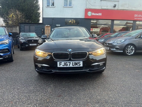 2.0 330e 7.6kWh Luxury Saloon 4dr Petrol Plug-in Hybrid Auto Euro 6 (s/s) (252 ps)