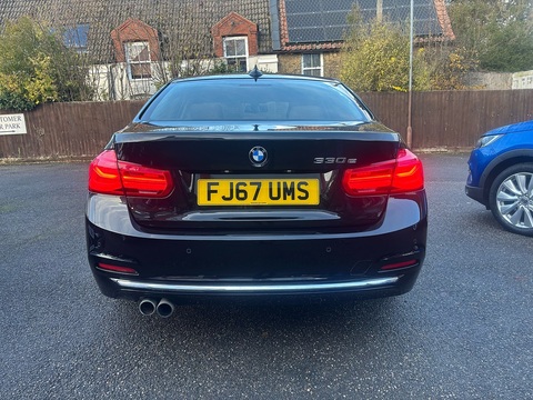 2.0 330e 7.6kWh Luxury Saloon 4dr Petrol Plug-in Hybrid Auto Euro 6 (s/s) (252 ps)