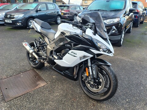 1000 Sports Tourer Petrol Manual Euro 4 (142 ps)