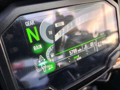 1000 Sports Tourer Petrol Manual Euro 4 (142 ps)