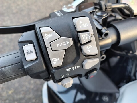 1000 Sports Tourer Petrol Manual Euro 4 (142 ps)