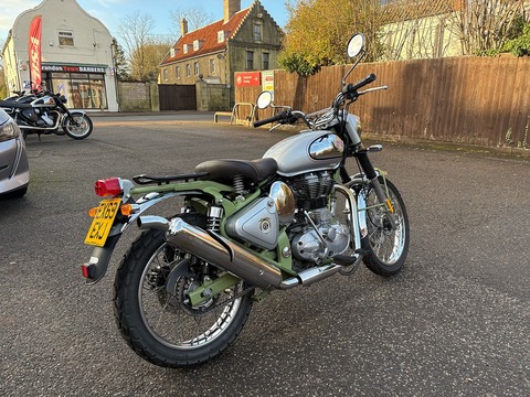 500 Trails Roadster/Retro Petrol Manual Euro 4 (27 ps)