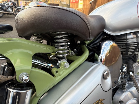 500 Trails Roadster/Retro Petrol Manual Euro 4 (27 ps)