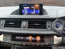 Lexus CT 200h Advance Plus 