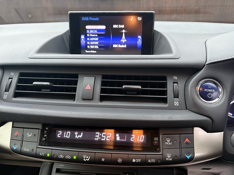 200h Advance Plus Hatchback 1.8 Automatic Petrol Hybrid