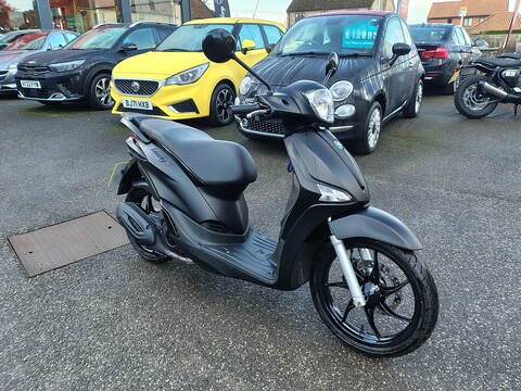 125 S Scooter Petrol CVT Euro 5 (11 ps)