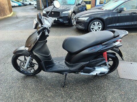 125 S Scooter Petrol CVT Euro 5 (11 ps)