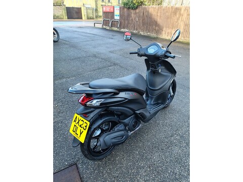 125 S Scooter Petrol CVT Euro 5 (11 ps)