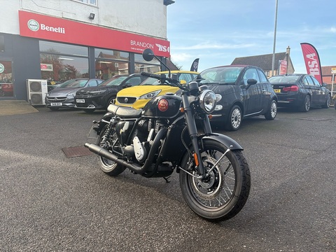 E5 0.0 Roadster/Retro Manual Petrol