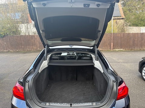 2.0 420d SE Hatchback 5dr Diesel Auto Euro 6 (s/s) (190 ps)