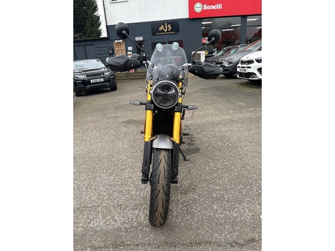 Roadster/Retro 0.0 Manual Petrol