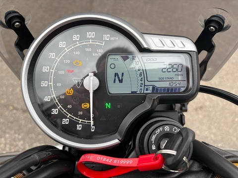 Roadster/Retro 0.0 Manual Petrol