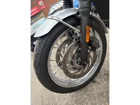 Roadster/Retro 0.0 Manual Petrol