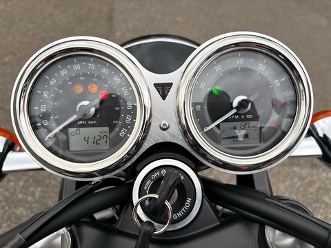 Roadster/Retro 0.0 Manual Petrol