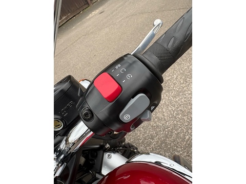 Roadster/Retro 0.0 Manual Petrol