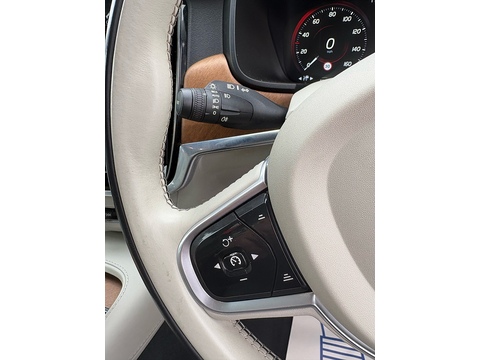 2.0 D4 Inscription Saloon 4dr Diesel Auto Euro 6 (s/s) (190 ps)