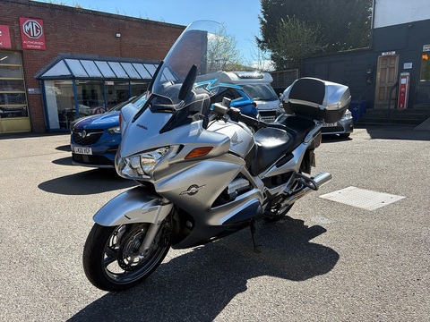 1300 Tourer Petrol Manual (126 ps)