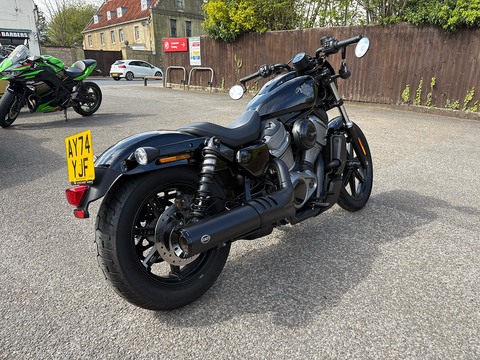 975 RH975 Nightster Custom Cruiser Petrol Manual Euro 5 (89 ps)