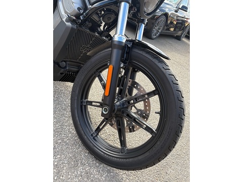 975 RH975 Nightster Custom Cruiser Petrol Manual Euro 5 (89 ps)