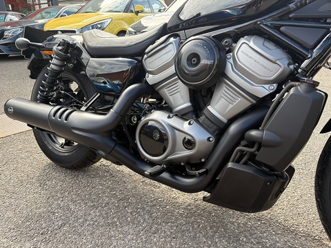 975 RH975 Nightster Custom Cruiser Petrol Manual Euro 5 (89 ps)
