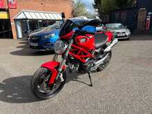 Ducati Monster 696 Plus 