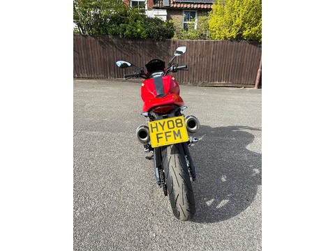 696 Plus Naked Petrol Manual (75 ps)
