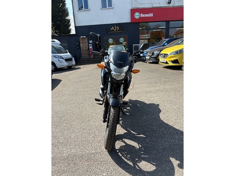 125 Naked Petrol Manual Euro 5 (11 ps)
