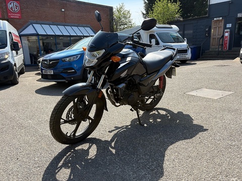 125 Naked Petrol Manual Euro 5 (11 ps)