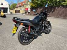 Honda CB125F  