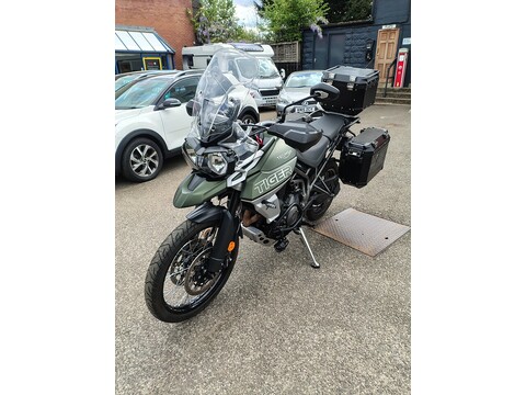 800 XCx Adventure Petrol Manual Euro 4 (95 ps)
