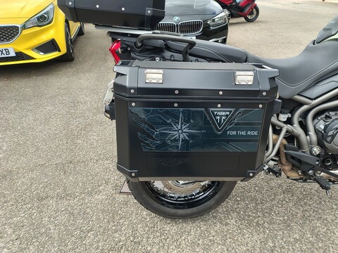 800 XCx Adventure Petrol Manual Euro 4 (95 ps)