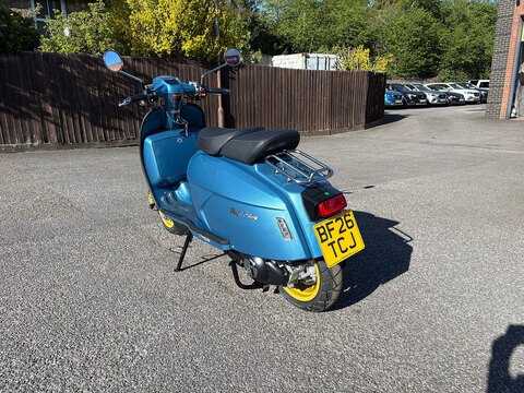350 SE Scooter Petrol CVT Euro 5 (27 ps)