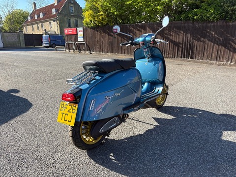 350 SE Scooter Petrol CVT Euro 5 (27 ps)