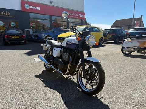 865 Roadster/Retro Petrol Manual (66 ps)
