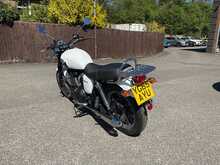 Triumph Bonneville 865  