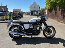 Triumph Bonneville 865  