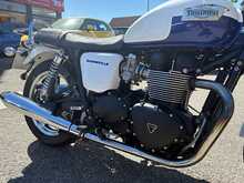 Triumph Bonneville 865  