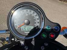 Triumph Bonneville 865  