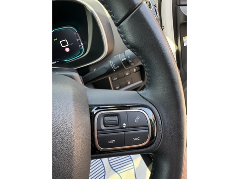 PureTech Flair Plus SUV 1.2 Manual Petrol