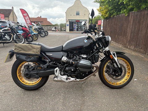 1200 Custom Cruiser Petrol Manual Cardan Euro 5 (95 ps)