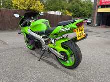 Kawasaki ZX-9R  
