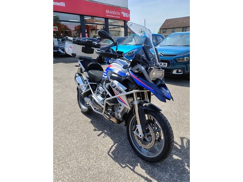 1200 Adventure Petrol Manual (104 ps)