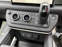 Land Rover Defender 110 D300 MHEV X-Dynamic HSE 