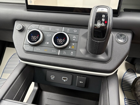 3.0 D300 MHEV X-Dynamic HSE SUV 5dr Diesel Auto 4WD Euro 6 (s/s) (300 ps)