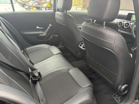 1.5 A180d Sport Hatchback 5dr Diesel 7G-DCT Euro 6 (s/s) (116 ps)