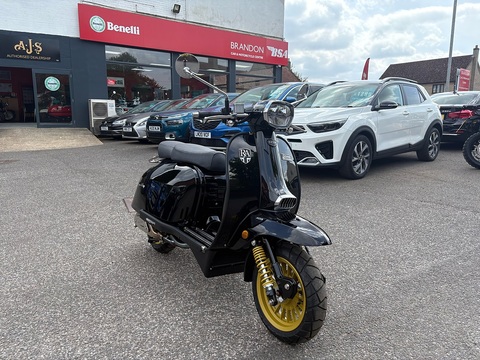 350 MT Scooter Petrol CVT Euro 5 (27 ps)
