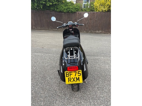 350 MT Scooter Petrol CVT Euro 5 (27 ps)