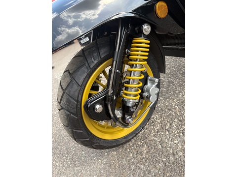 350 MT Scooter Petrol CVT Euro 5 (27 ps)